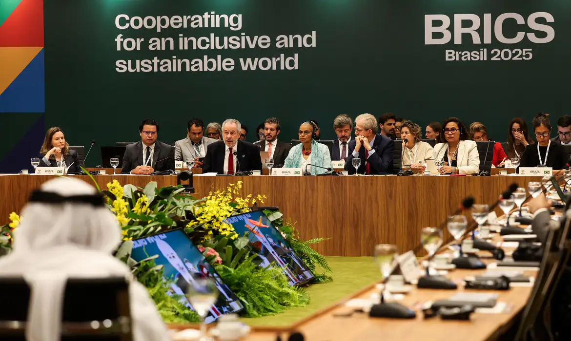 Portal da Produtividade - Membros do BRICS em Brasilia