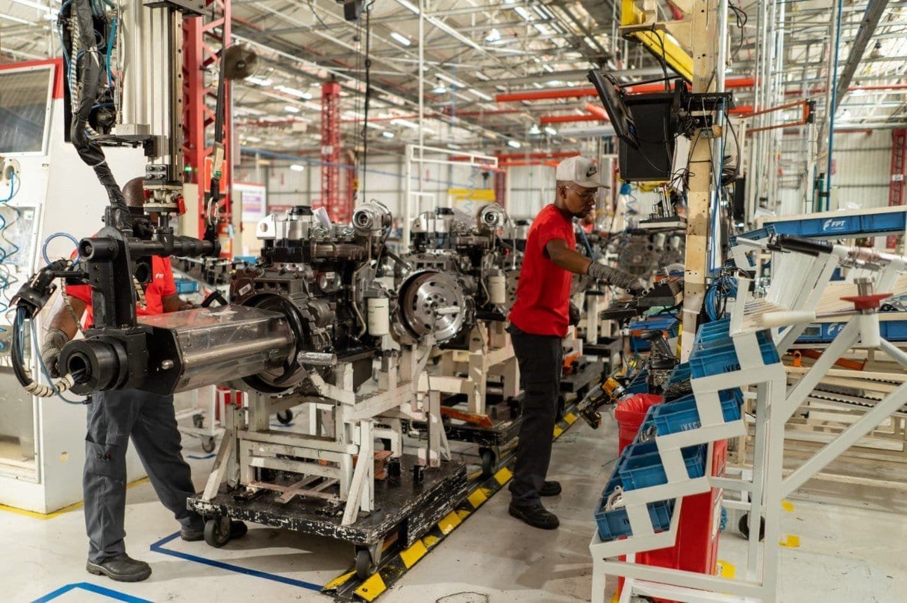 Portal da Produtividade - Desafios Crônicos: O Brasil no Pódio da Ineficiência Industrial