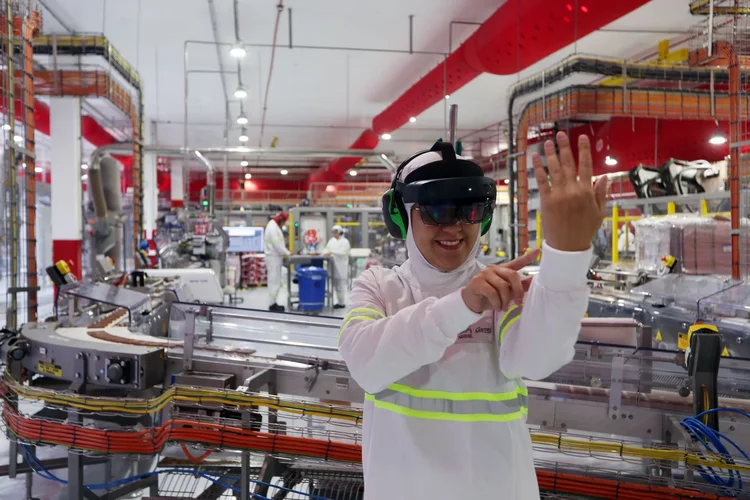 Portal da Produtividade - Capacitação 4.0: Nestlé amplia eficiência industrial com inteligência artificial e realidade virtual