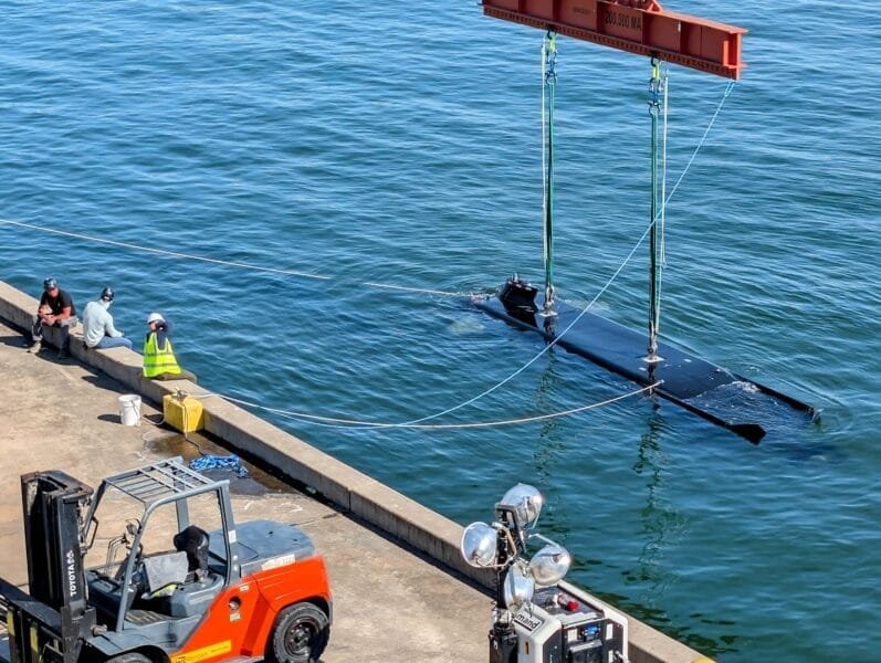 Submarino autônomo Dive-XL sendo testado na Flórida pela Anduril Industries