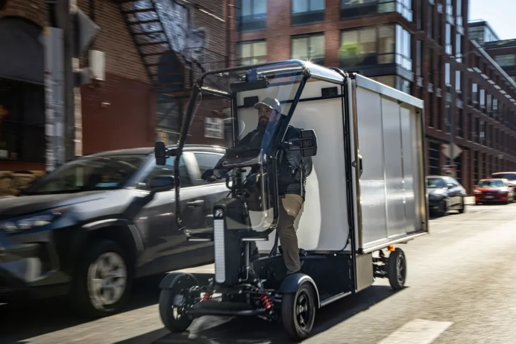 Honda Fastport eQuad em operação em ciclovia urbana.