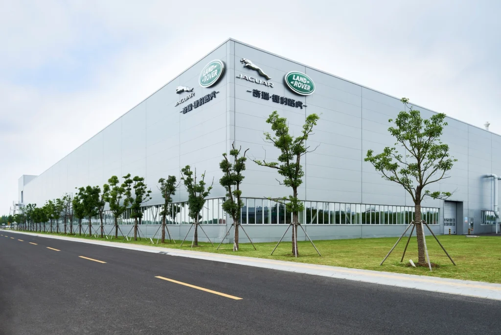 Fábrica da Jaguar Land Rover em Solihull com nova rede 5G privada modernizada impulsionando a produção digital